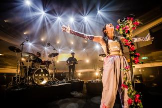 Naaz, winnares Music Moves Europe Talent Award 2020. Dit initiatief wordt ondersteund door Creative Europe Cultuur. Foto: Ben Houdijk