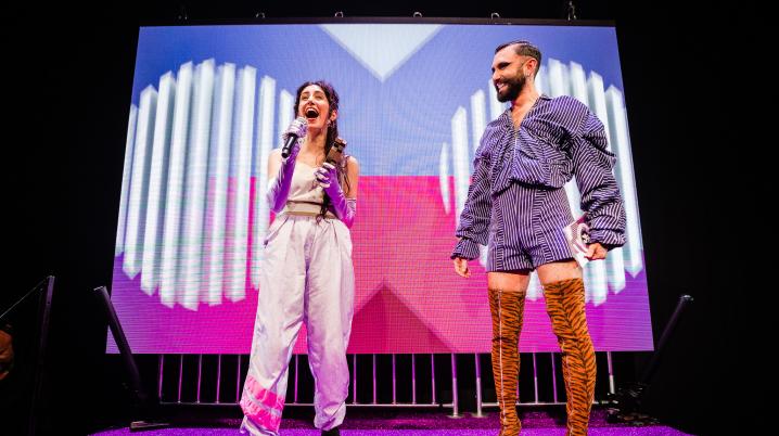 Thomas Neuwirth (Conchita Wurst) hands out a Music Moves Europe Talent Award to Dutch singer NAAZ at Eurosonic Noorderslag 2020. Photo: Ben Houdijk