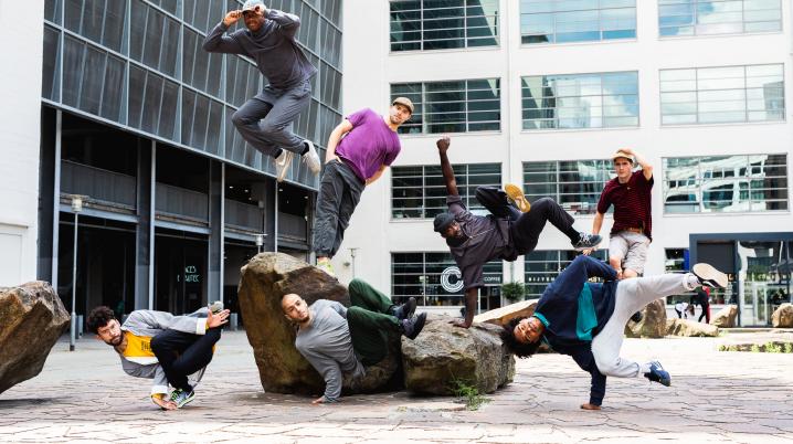 Breaking collectief The Ruggeds ontving de Charlotte Köhler Prijs voor theater in 2020, een aanmoedigingsprijs van 30.000 euro van het Prins Bernhard Cultuurfonds.